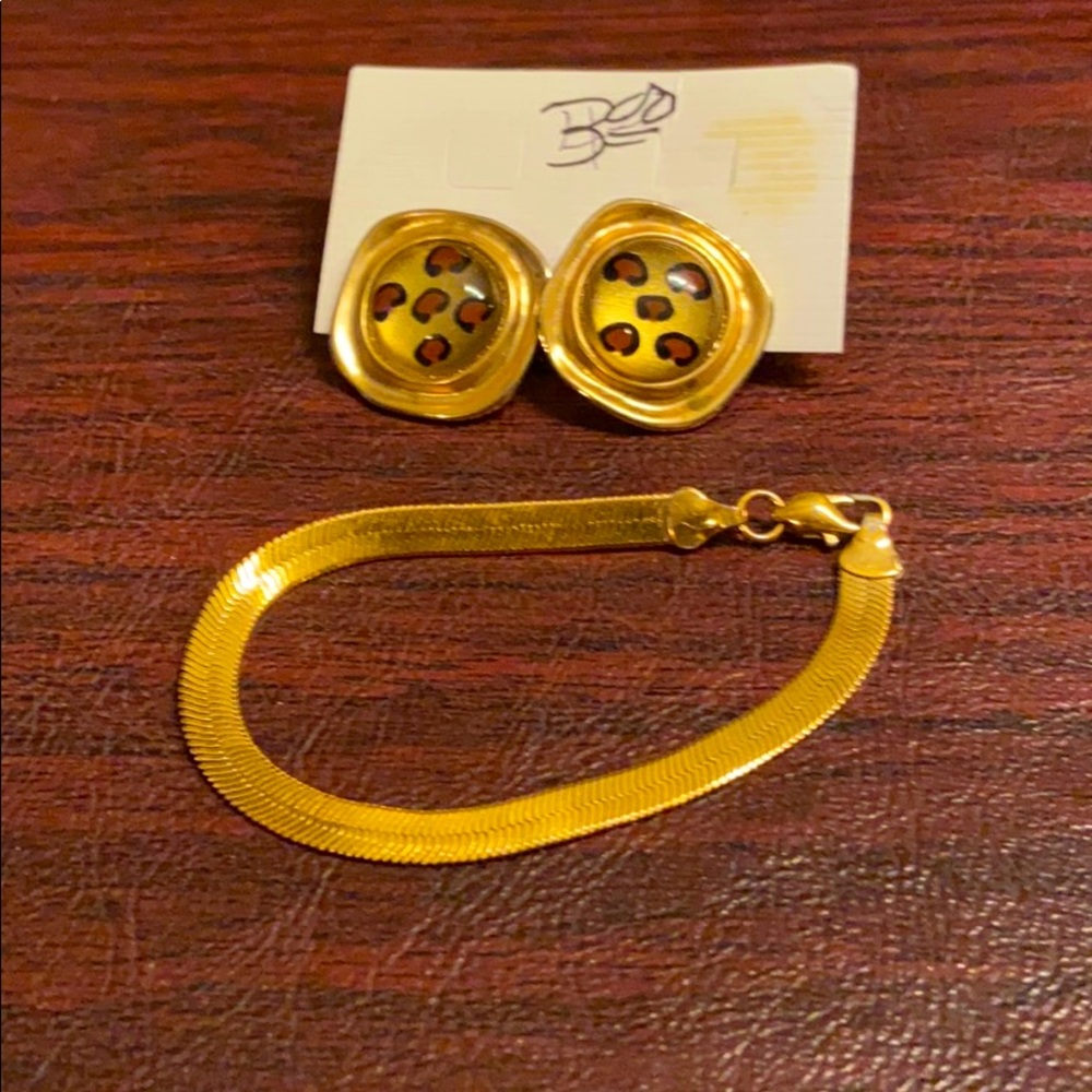 Leopard earrings and bracelet